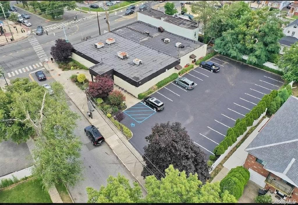 1529 Hempstead Turnpike, Elmont