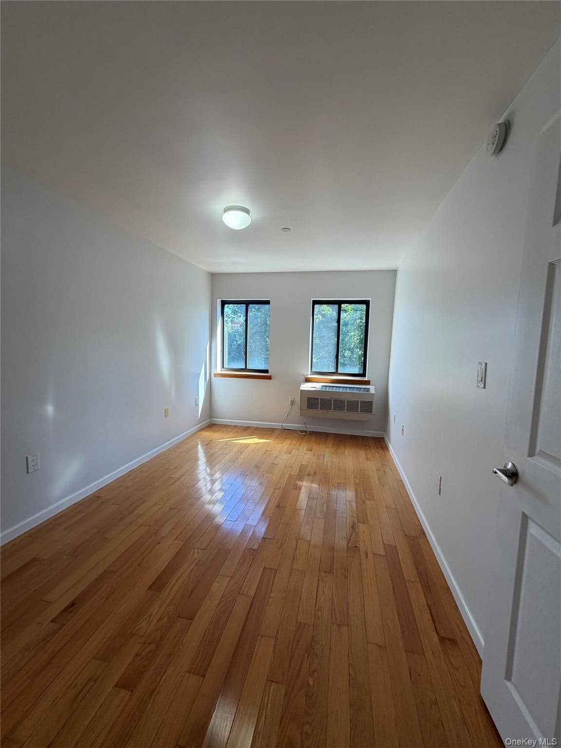 112-26 38th Avenue Unit: 4A thumbnail 3