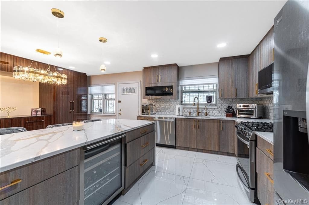 2721 Batchelder Street thumbnail 5