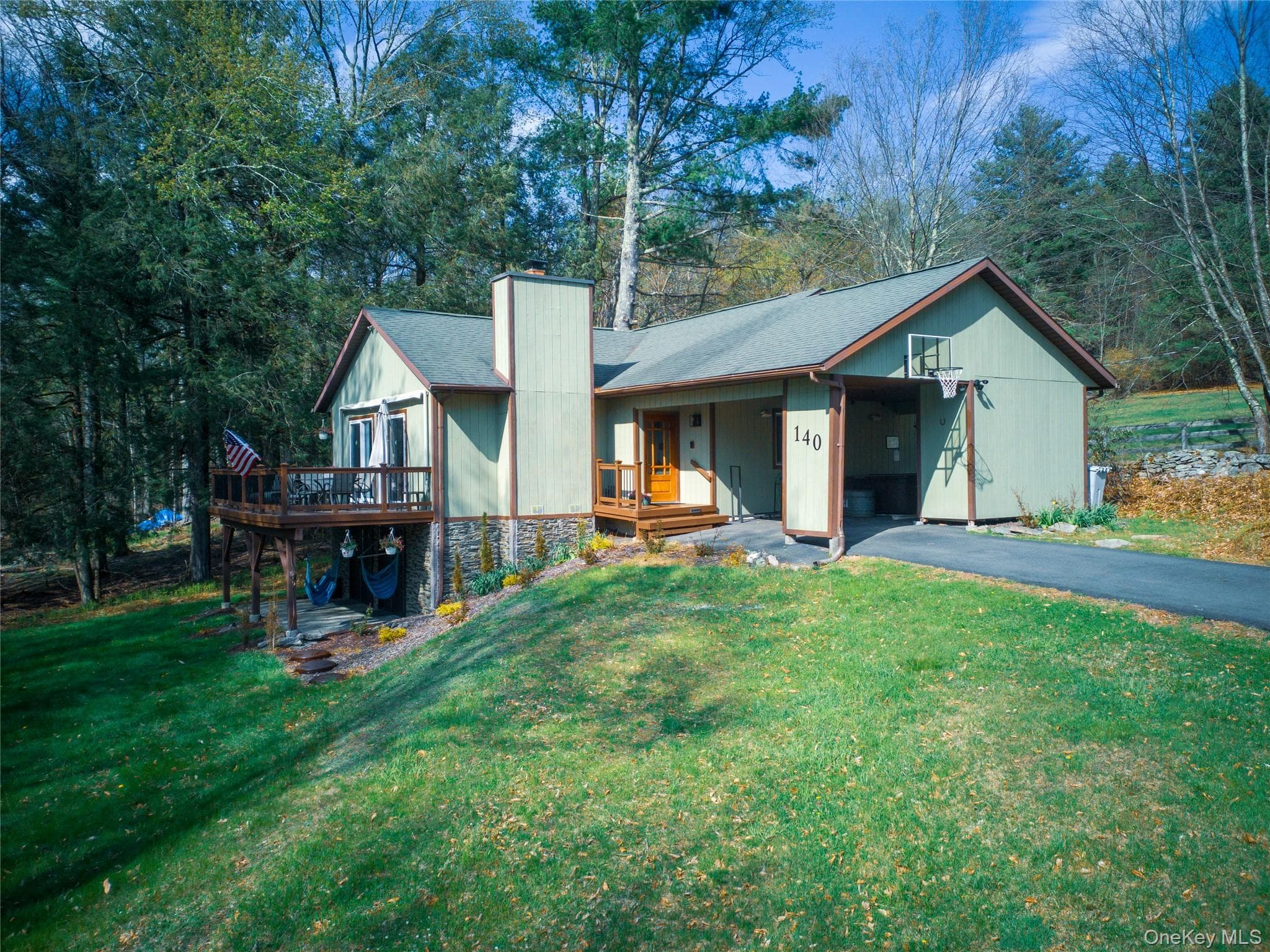 140 Starlight Drive photo 1