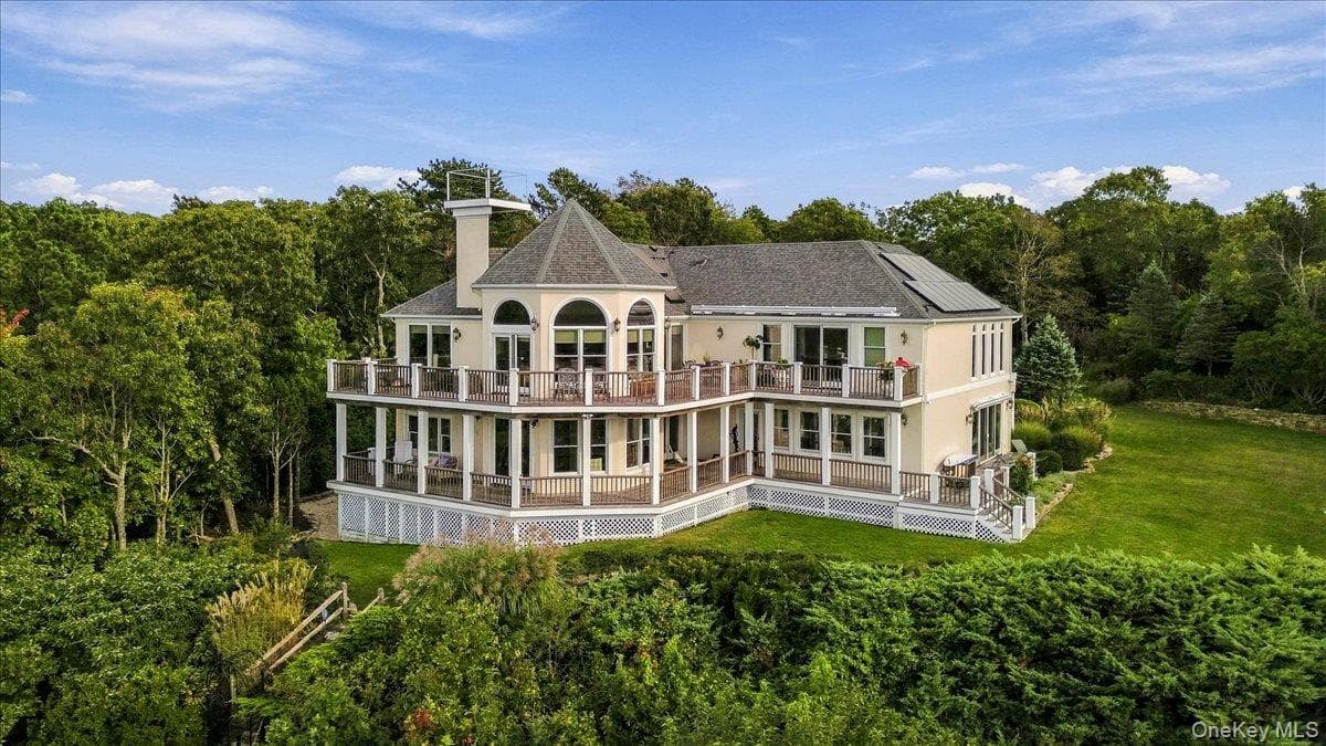 3172 Sound Avenue thumbnail 4