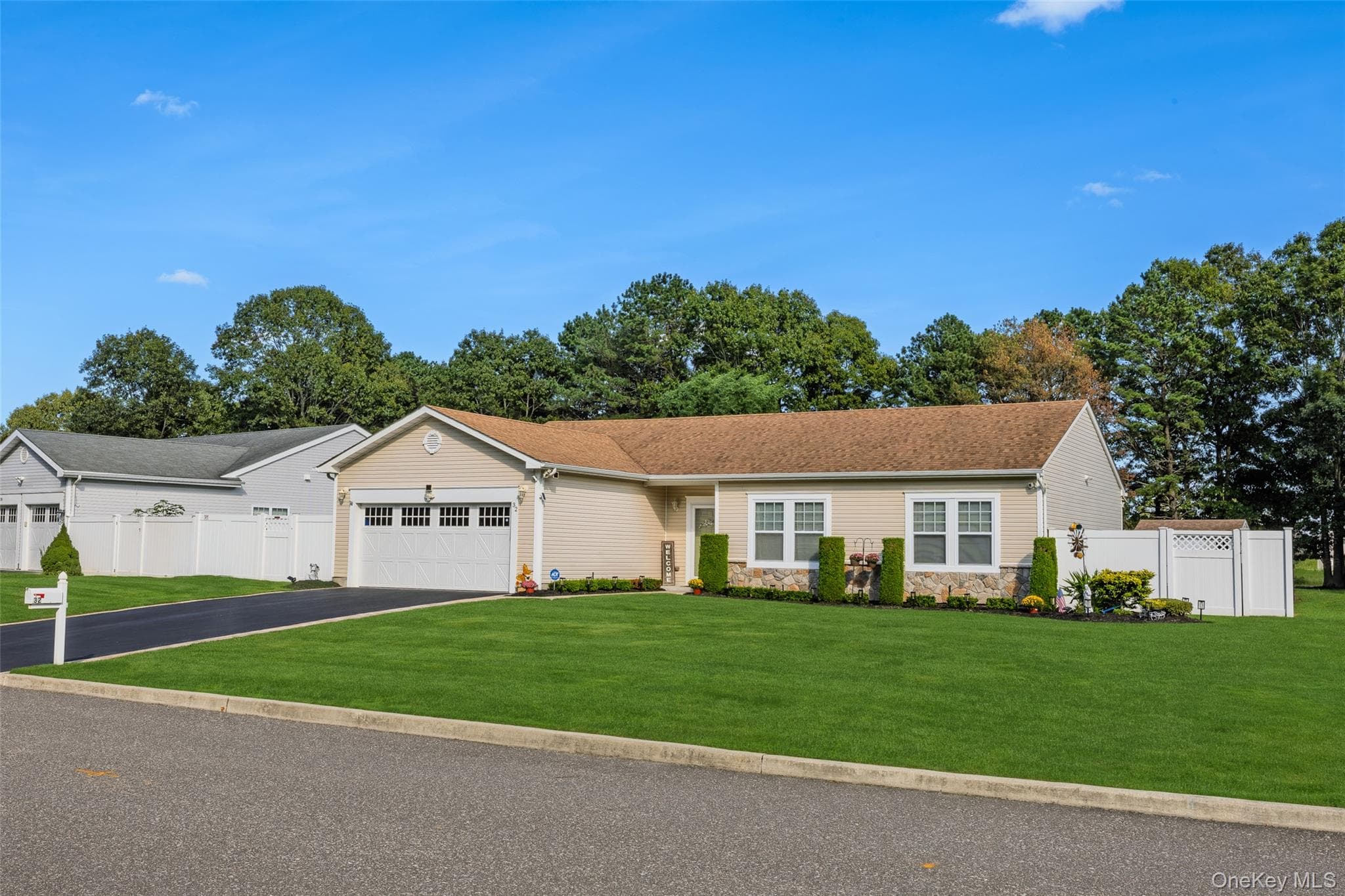 32 Pondview Circle photo 1