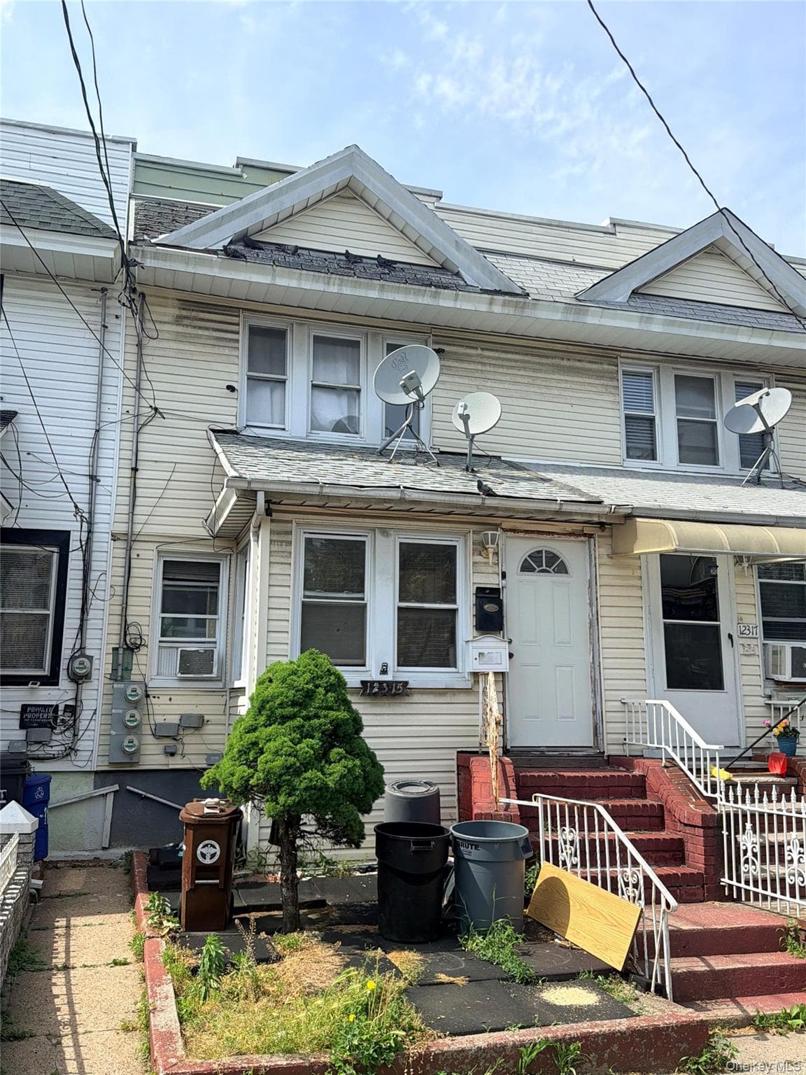 123-15 95th Avenue, Richmond Hill S.
