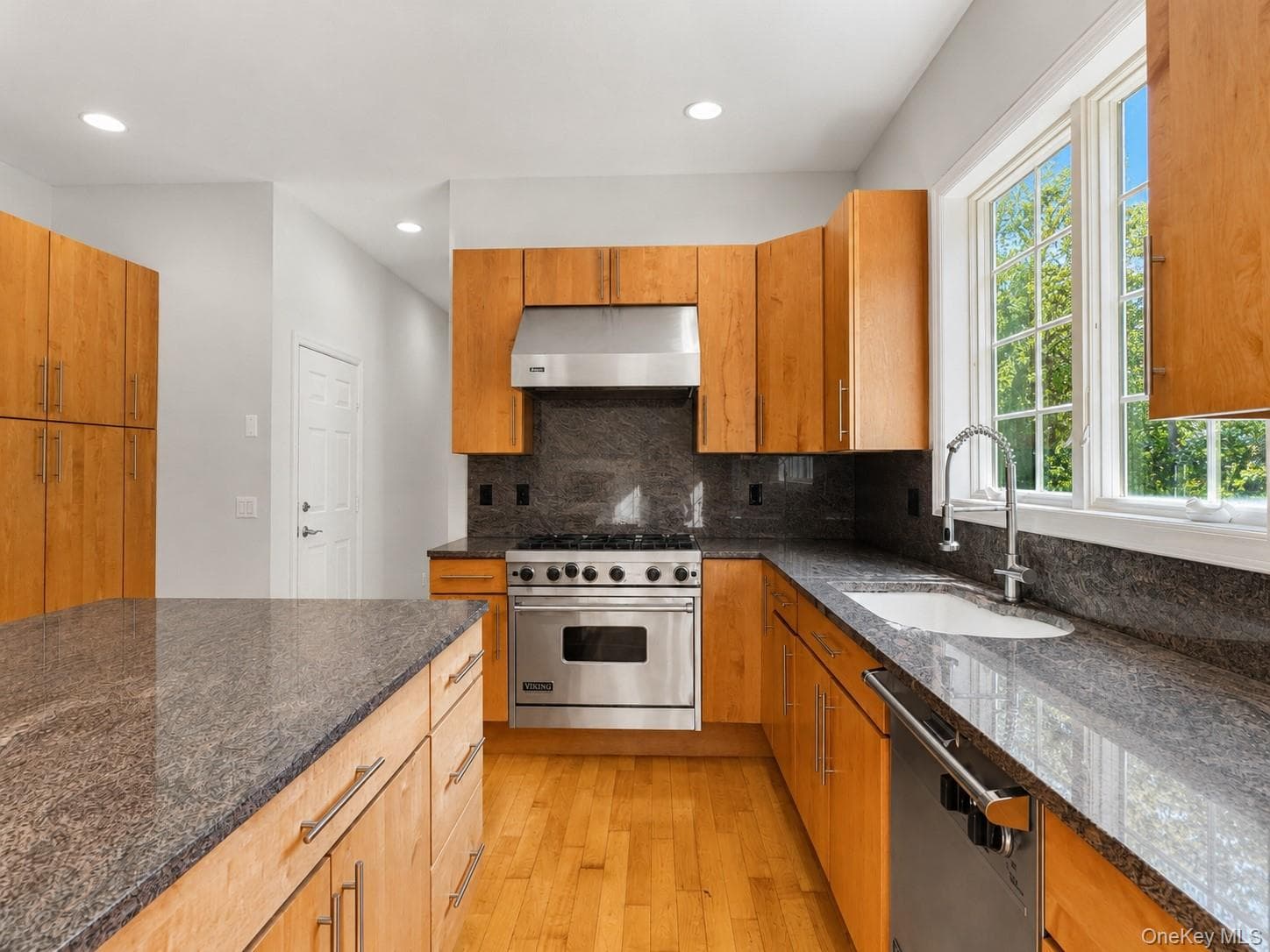 61 Shore Road Unit: B thumbnail 16