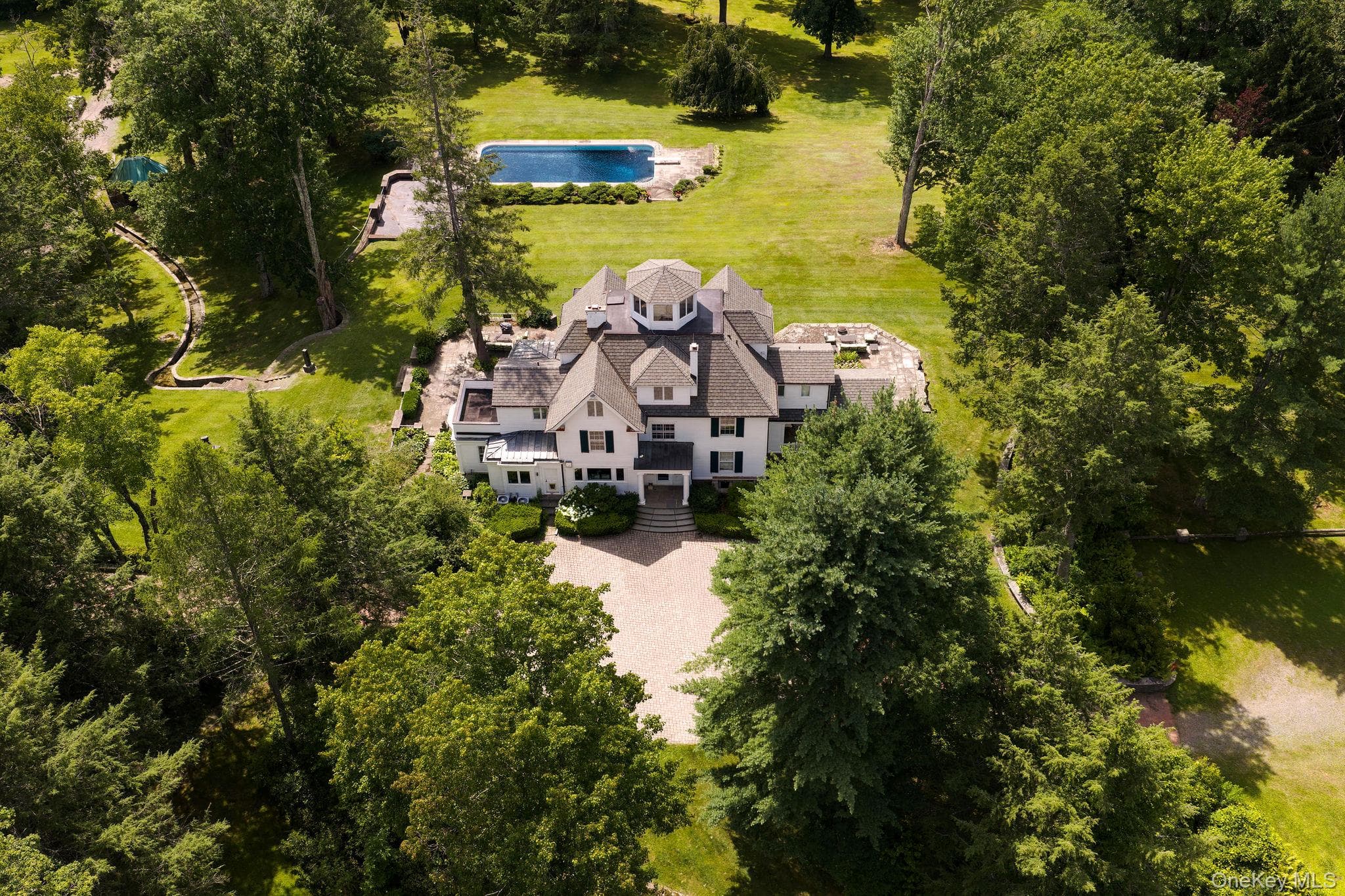 390 Erpf Road thumbnail 4