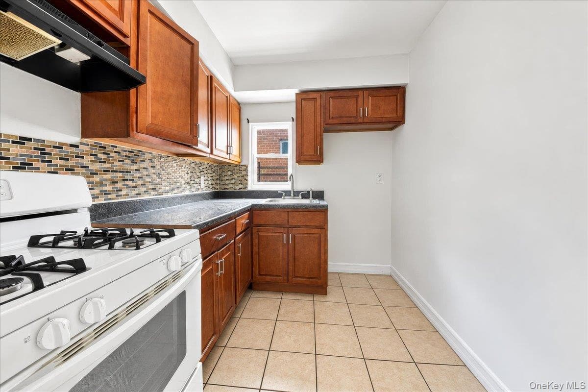 433 Howe Avenue Unit: A thumbnail 5