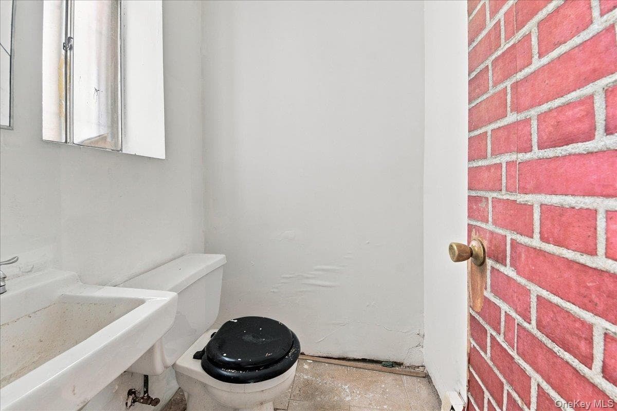433 Howe Avenue Unit: A thumbnail 14