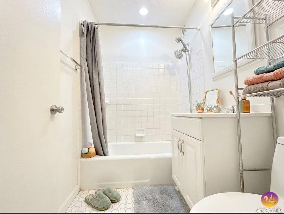 11817 Union Turnpike Unit: 14J thumbnail 6