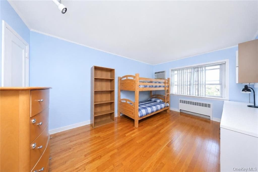 2340 E 29th Street thumbnail 14