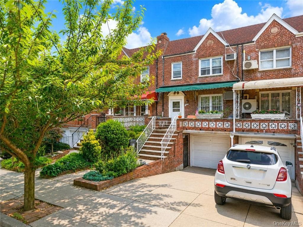 2340 E 29th Street thumbnail 3