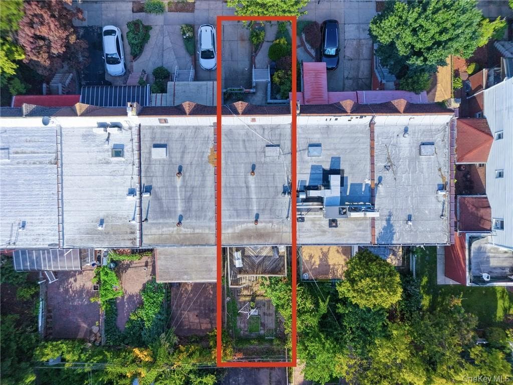2340 E 29th Street thumbnail 24
