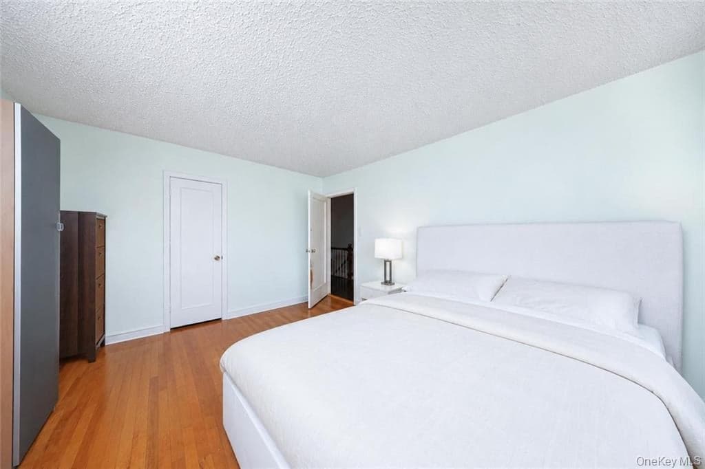 2340 E 29th Street thumbnail 12