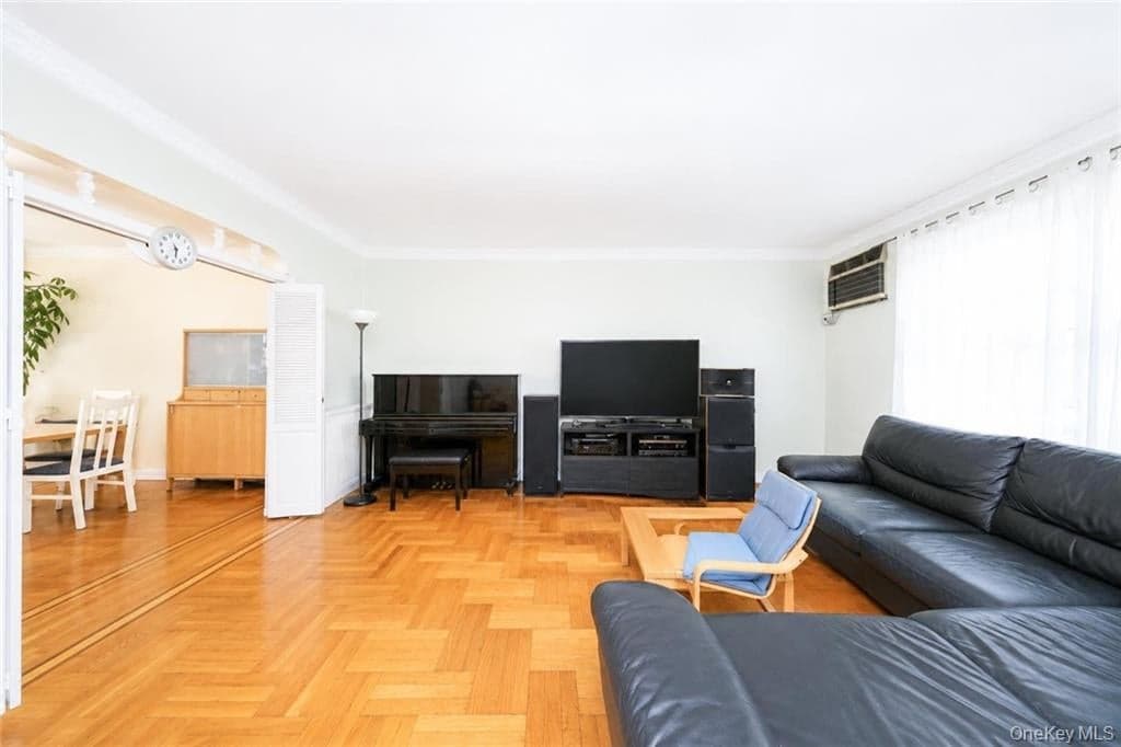 2340 E 29th Street thumbnail 7