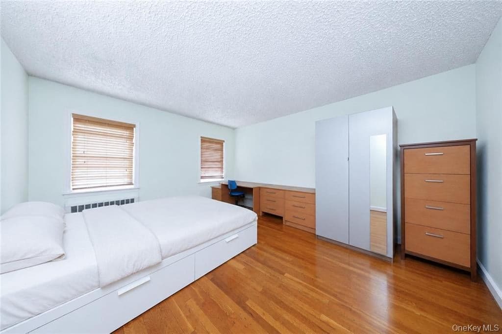 2340 E 29th Street thumbnail 11