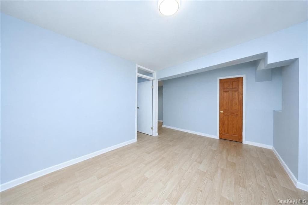 2340 E 29th Street thumbnail 17