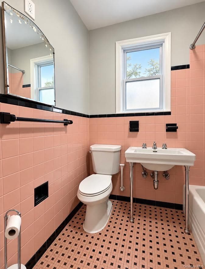 712 E 232nd Street thumbnail 6