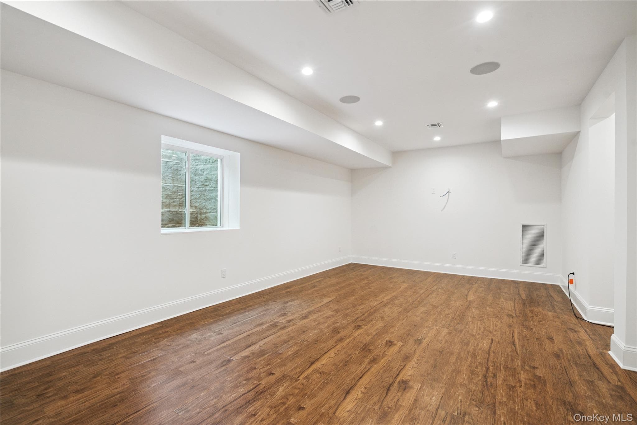 44 Plainview Road thumbnail 43