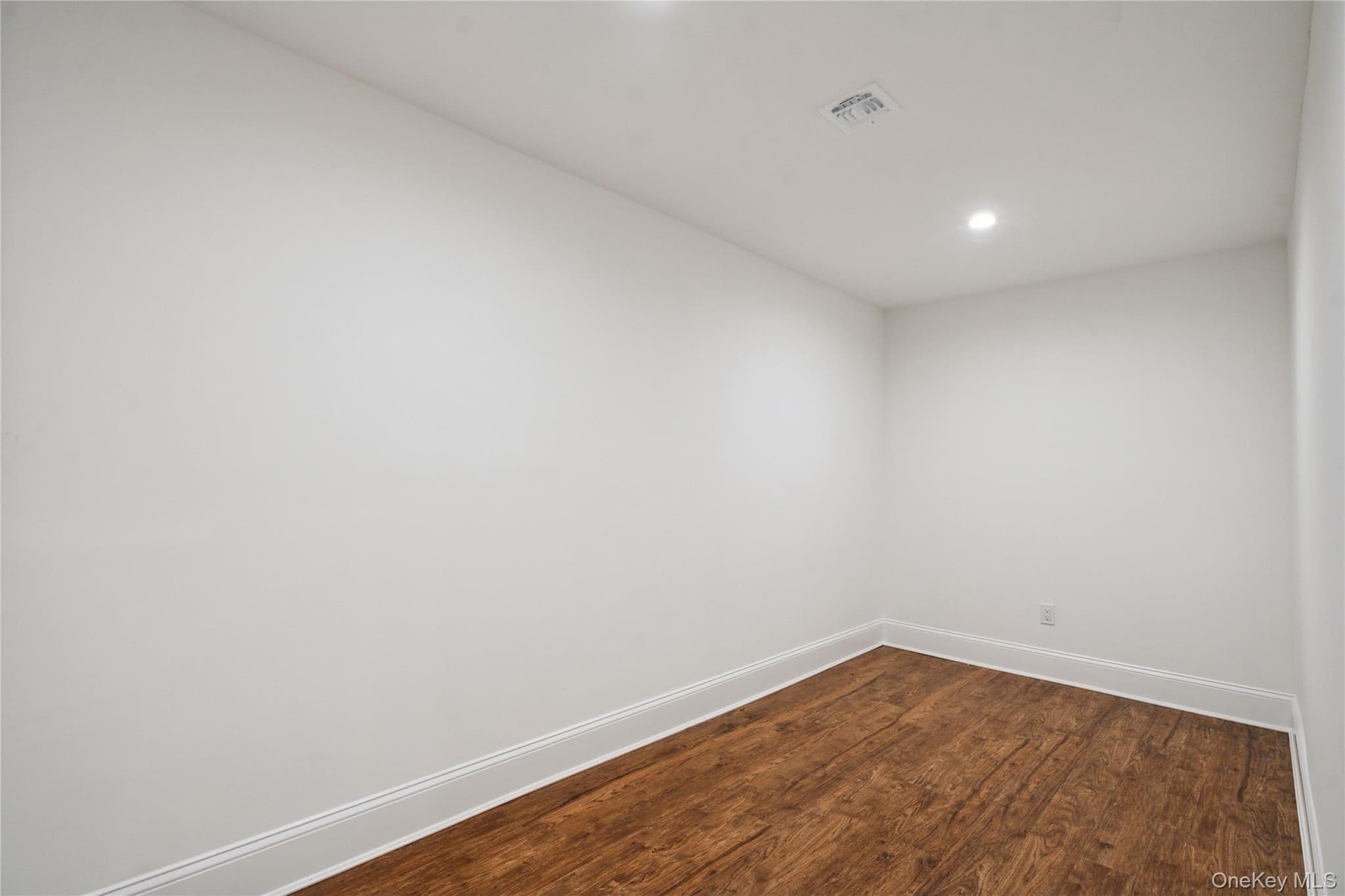 44 Plainview Road thumbnail 46