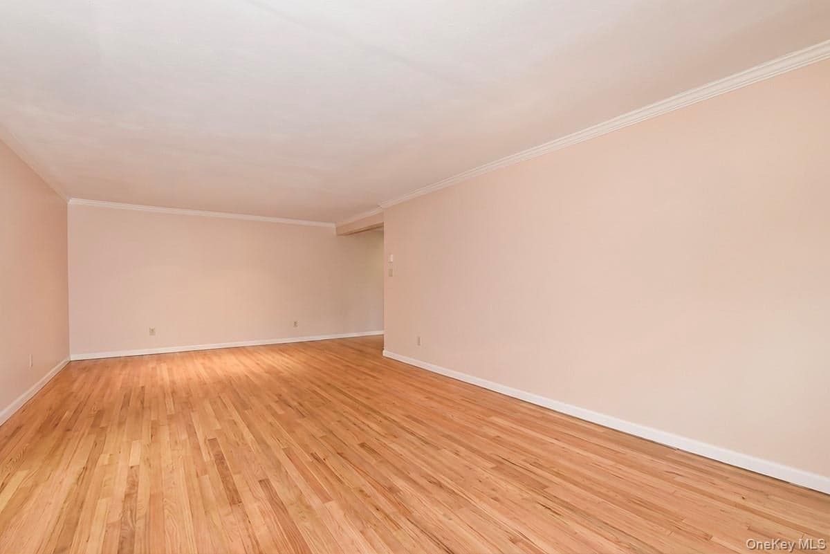 180 S Middle Neck Road Unit: 3-K thumbnail 11