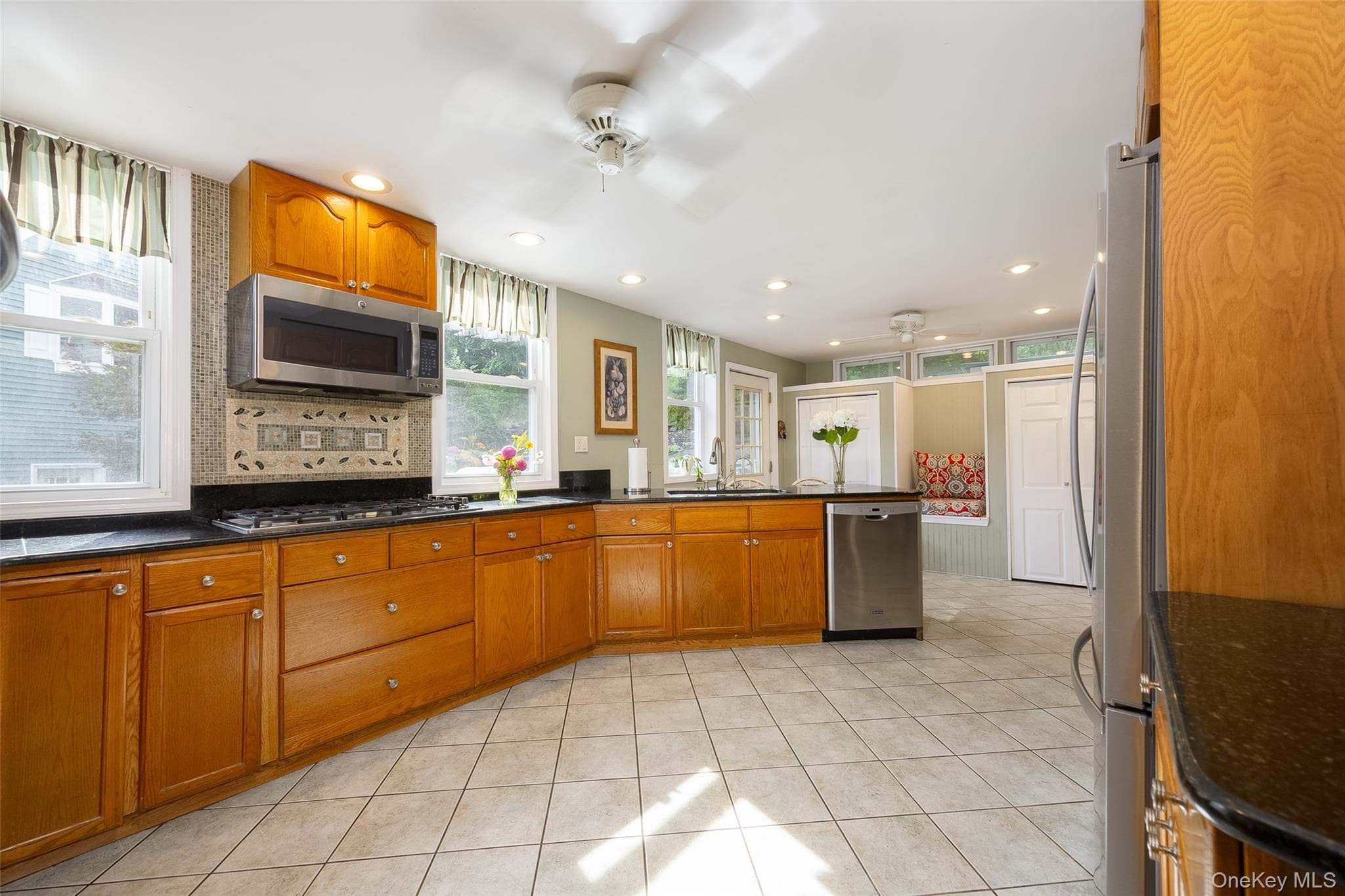 125 Vineyard Avenue thumbnail 12