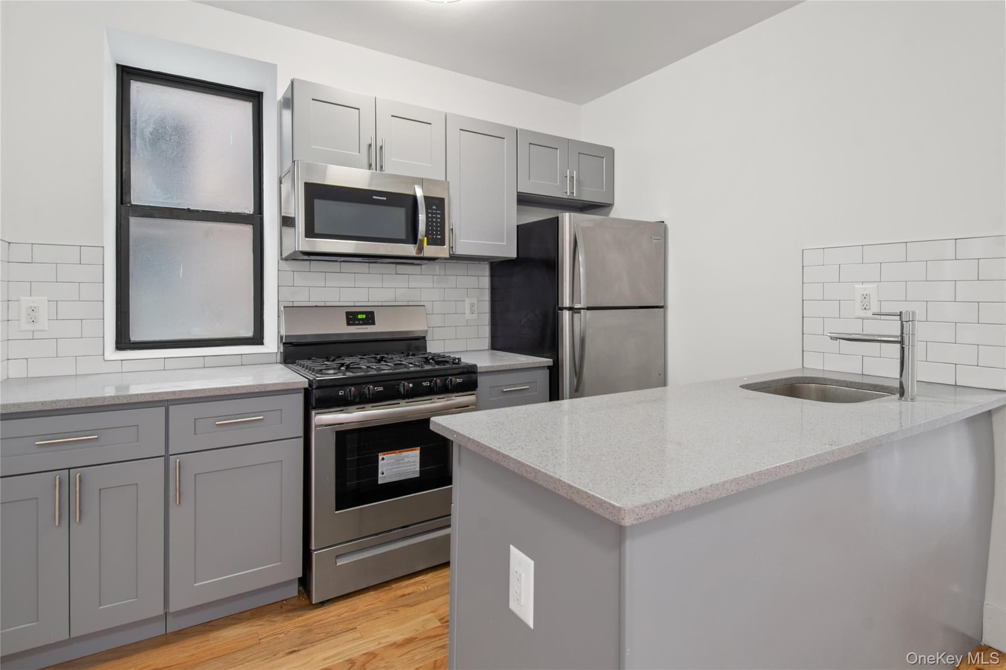 1845 Andrews Avenue thumbnail 6