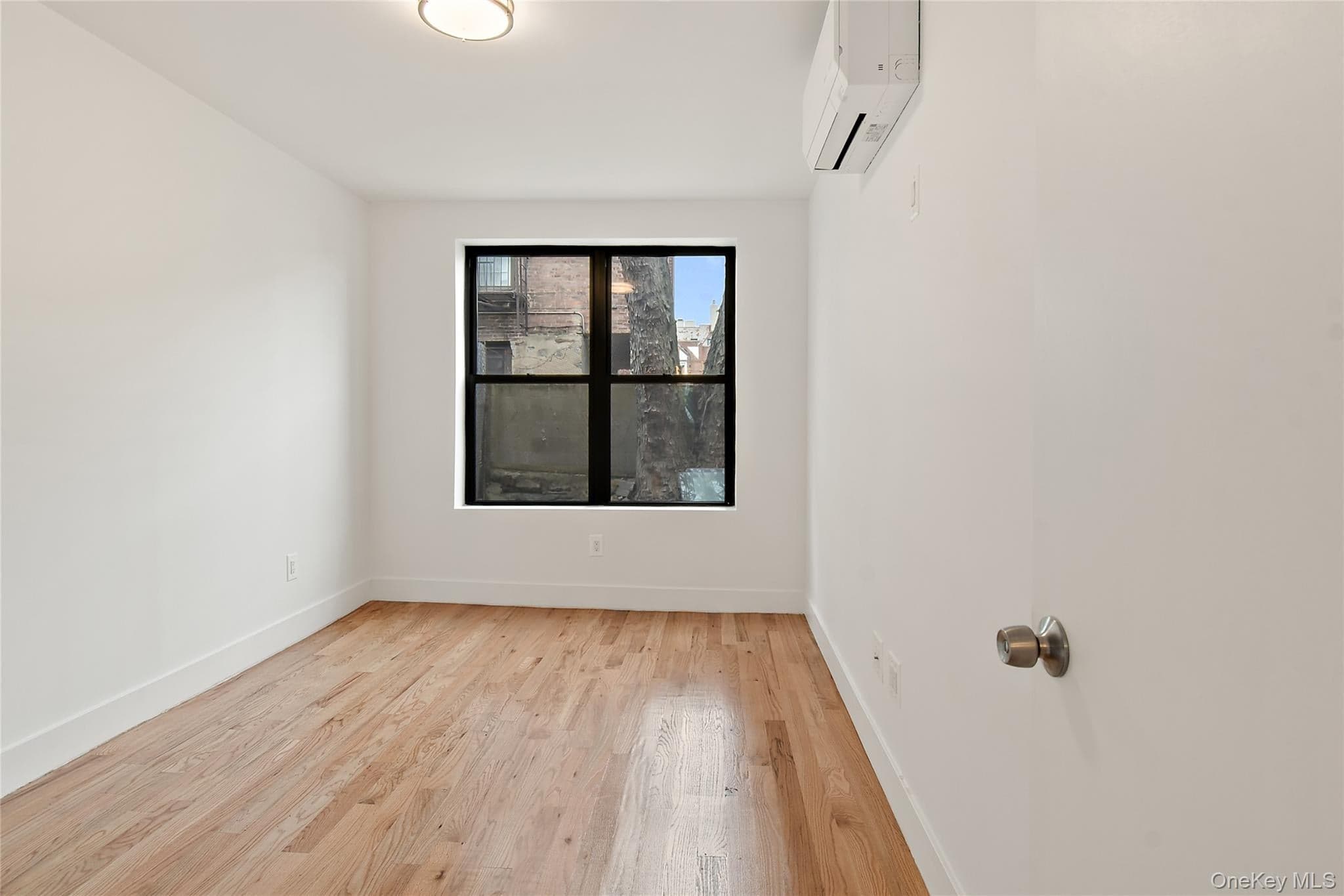 1845 Andrews Avenue thumbnail 13