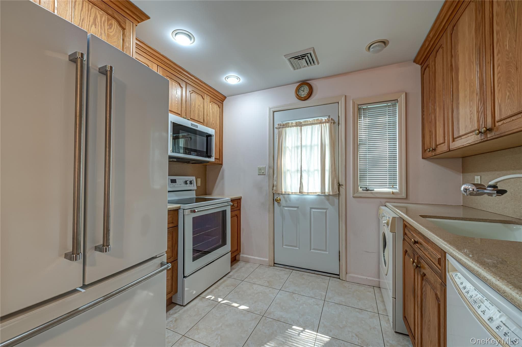 3986 Maplewood Drive thumbnail 8