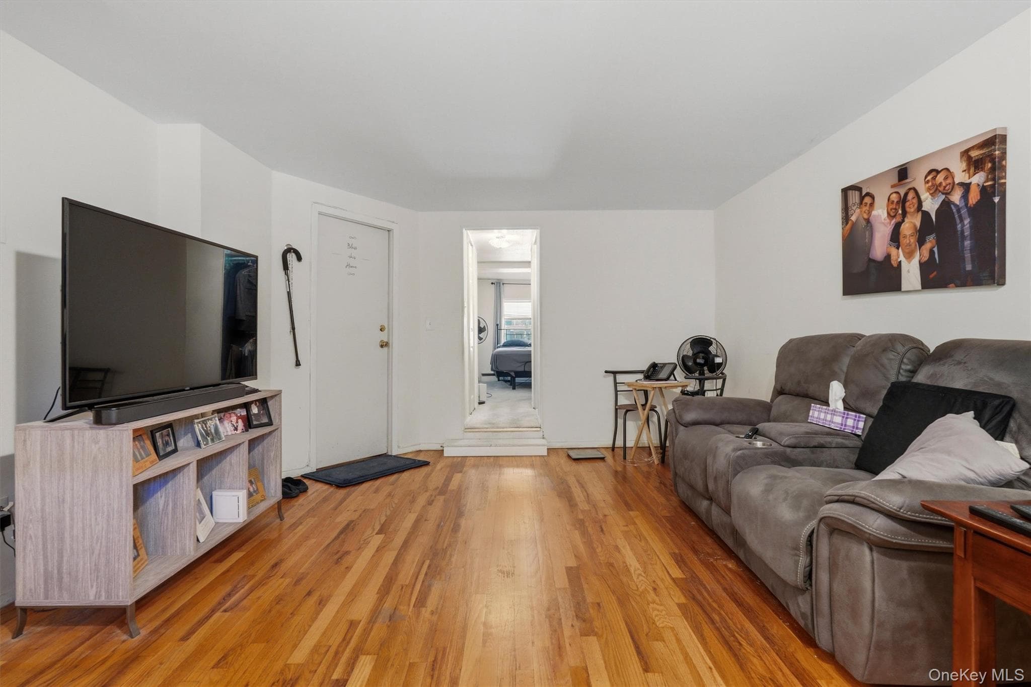 1018 Throggmorton Avenue thumbnail 38