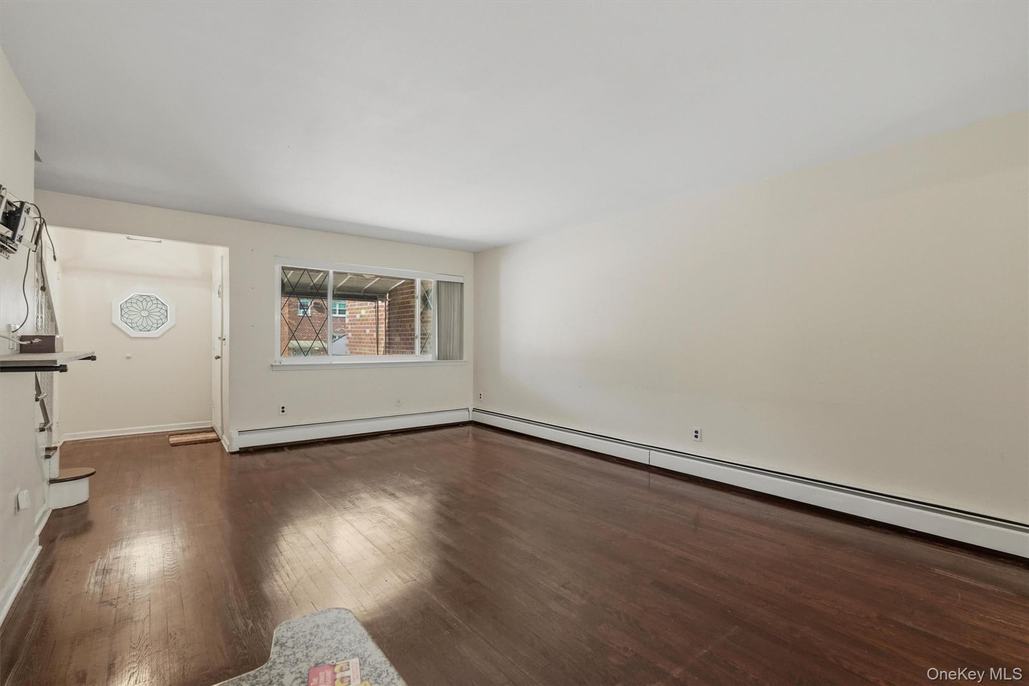 1018 Throggmorton Avenue thumbnail 12
