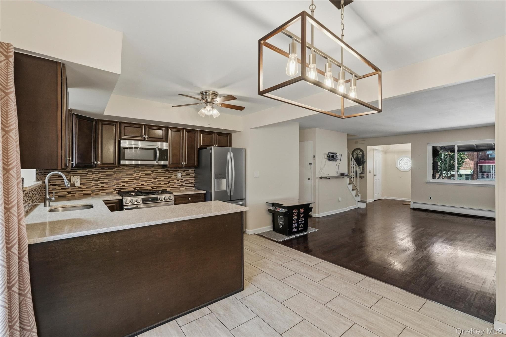 1018 Throggmorton Avenue thumbnail 18