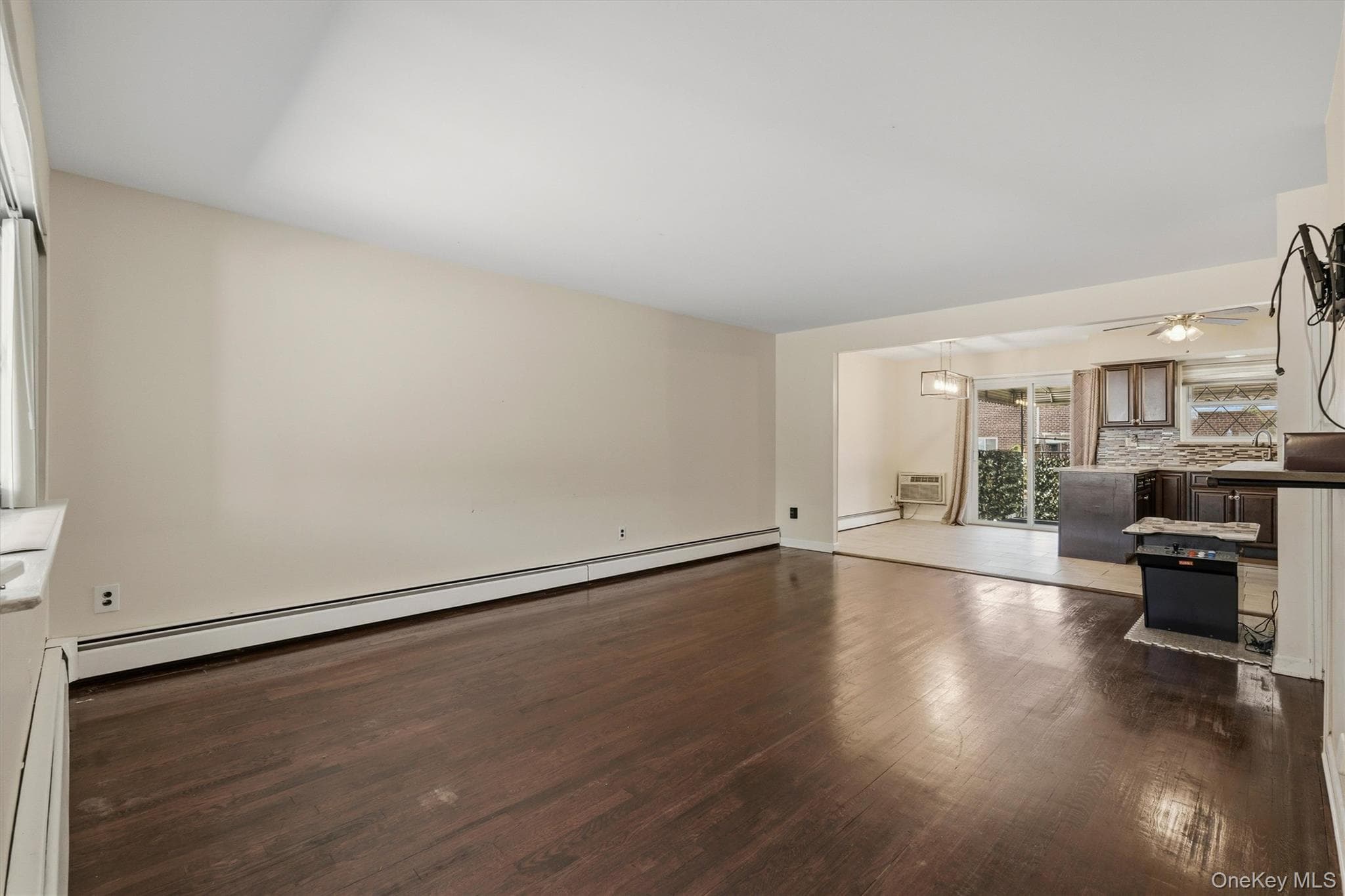 1018 Throggmorton Avenue thumbnail 7