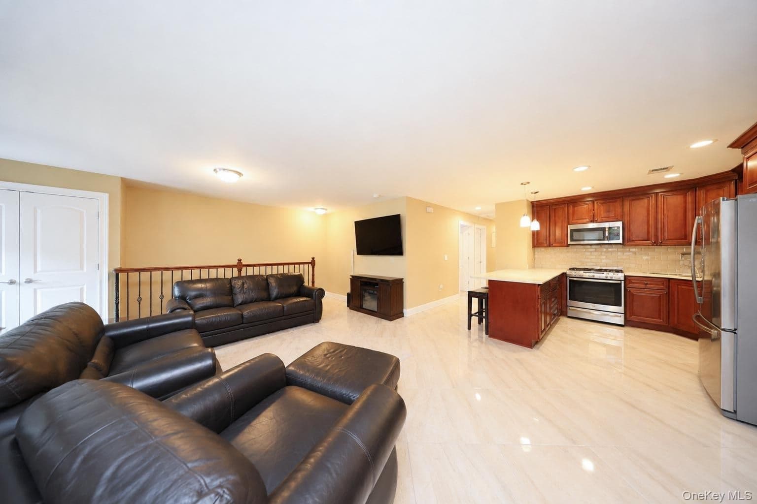 15 Wiltshire Ln LN thumbnail 3