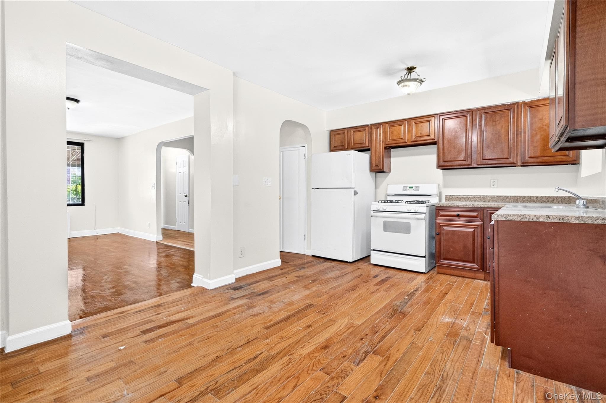 3885 Paulding Avenue thumbnail 23