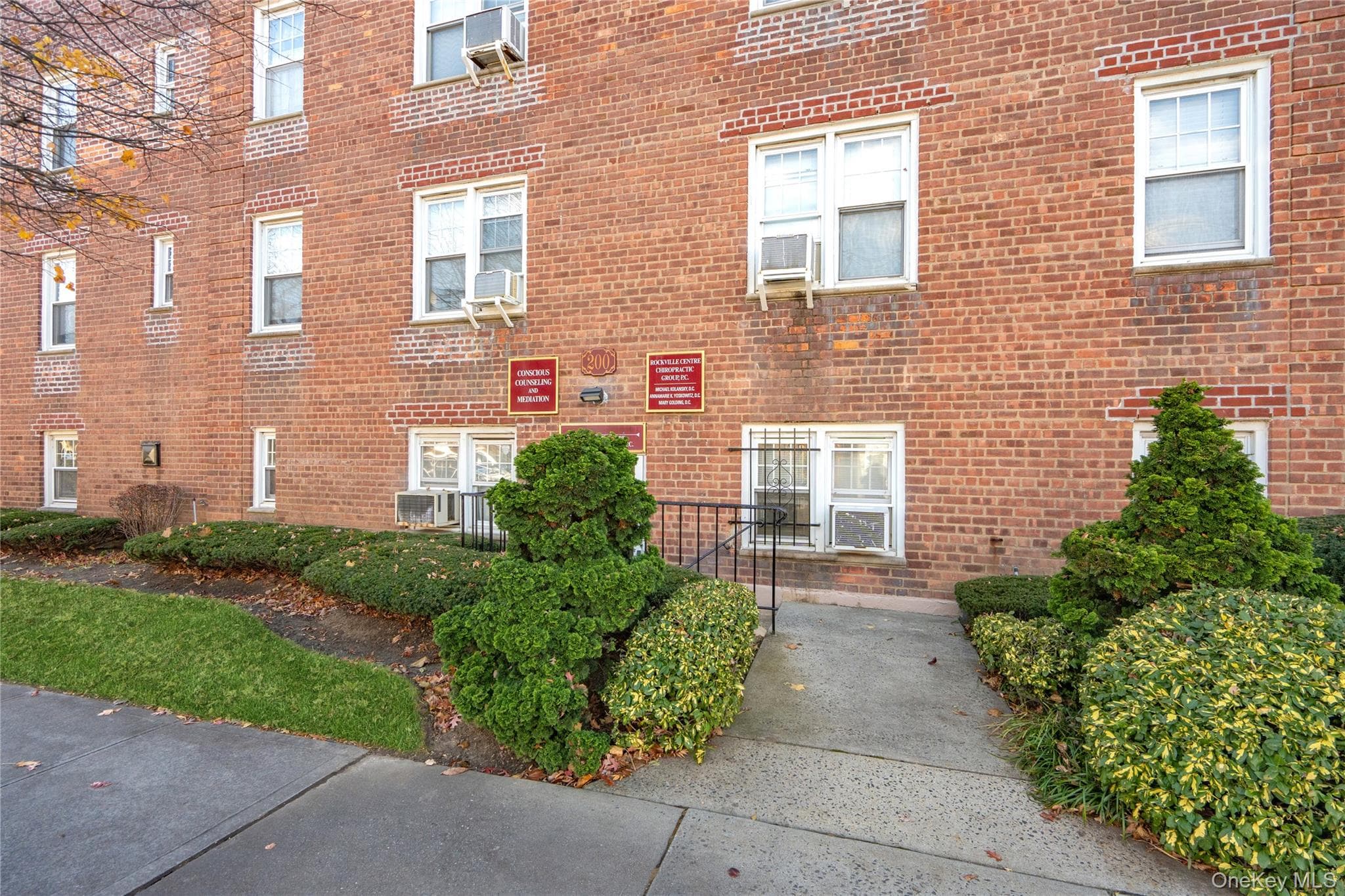 200 N. Village Avenue Unit: 101A thumbnail 3