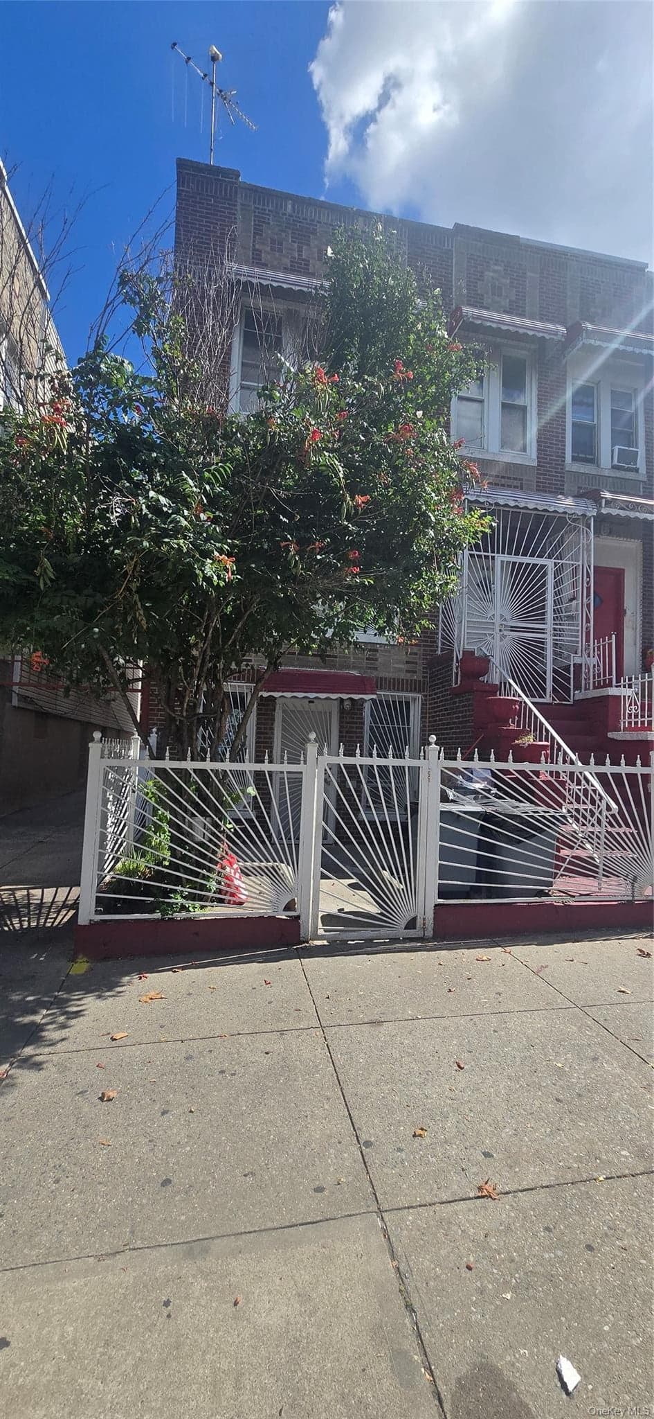 1348 Elder Avenue thumbnail 2
