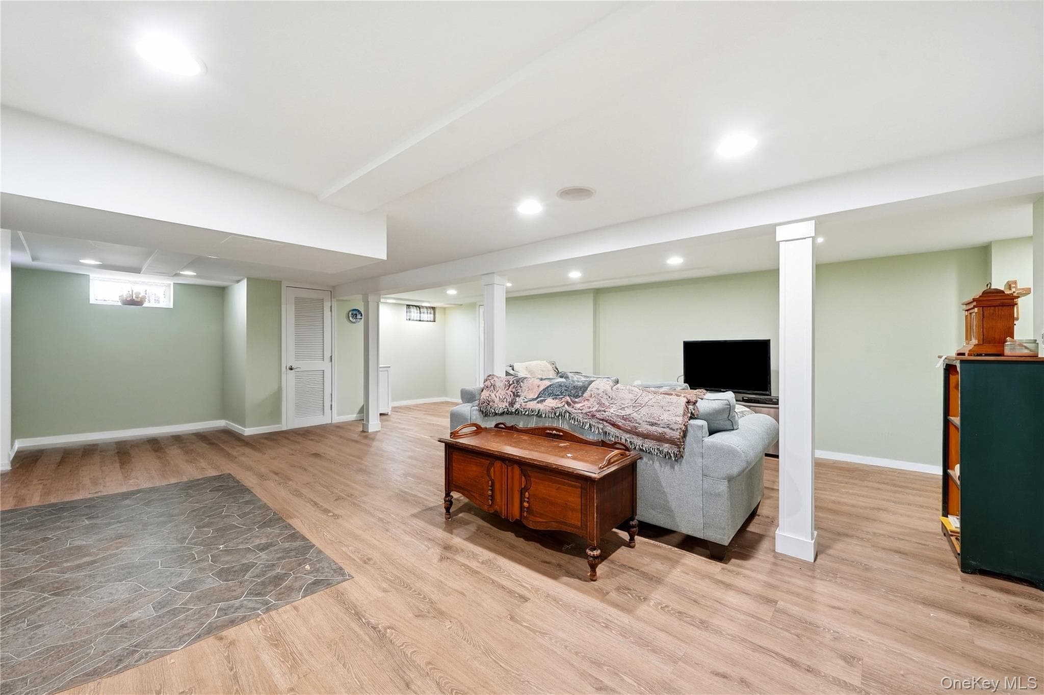 98 Smith Avenue thumbnail 22