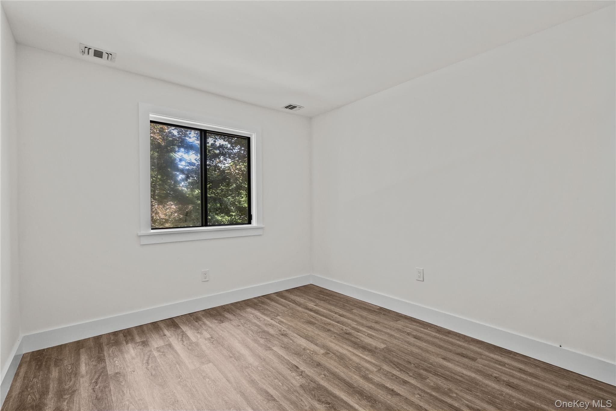 3307 Pine Cone Court thumbnail 16