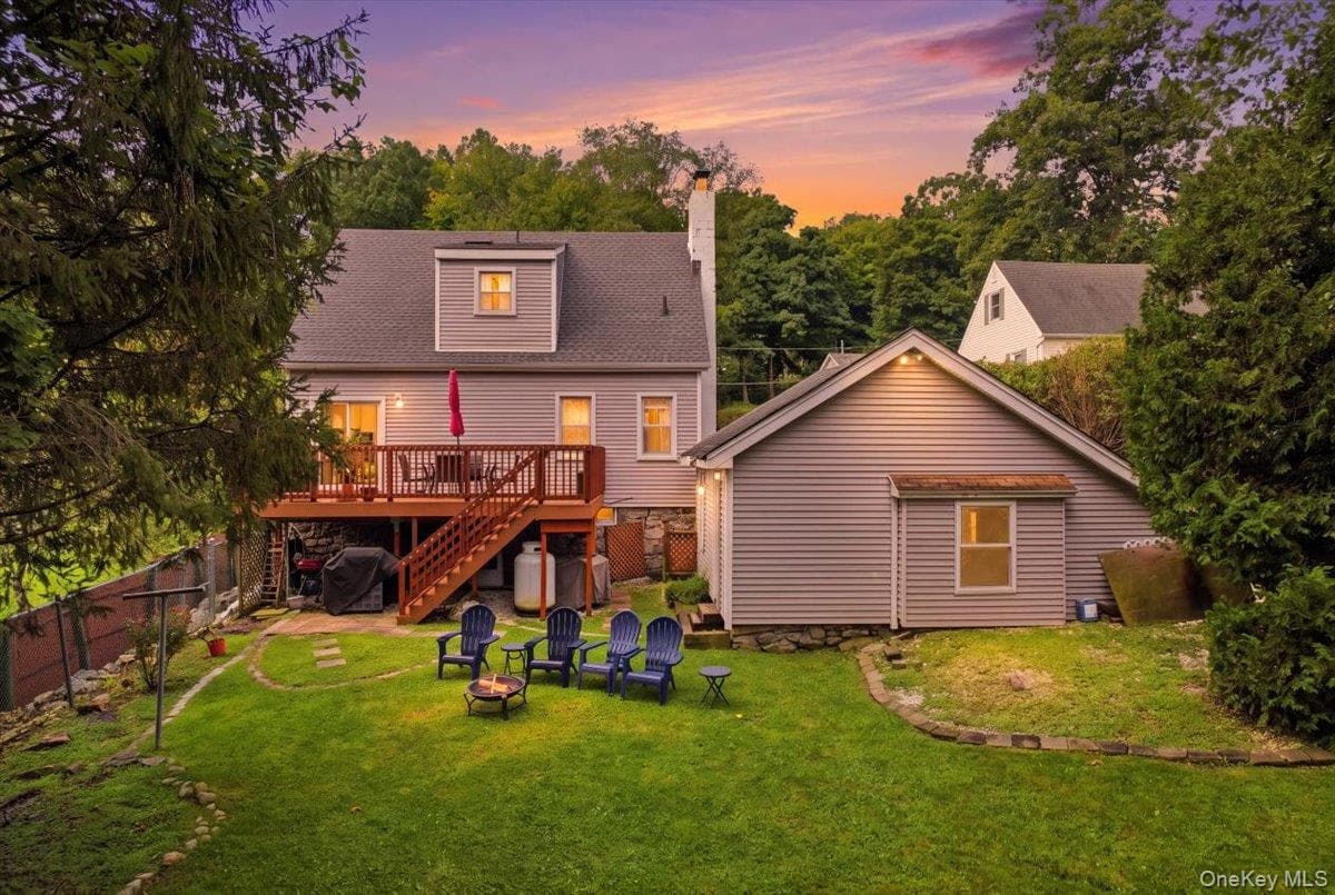 9 Lawrence Drive thumbnail 5