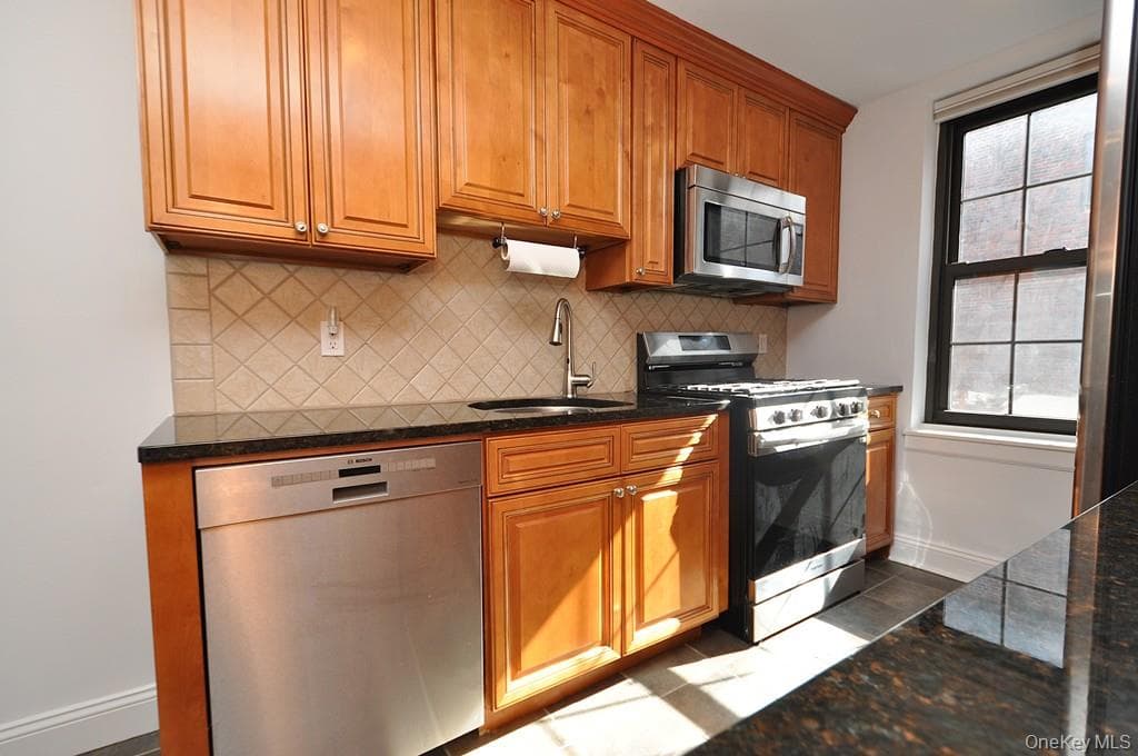 105 Garth Road Unit: 5H thumbnail 2
