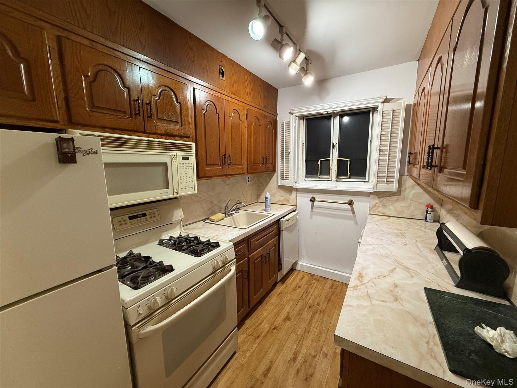 220-20 Stronghurst Avenue Unit: 20 thumbnail 5