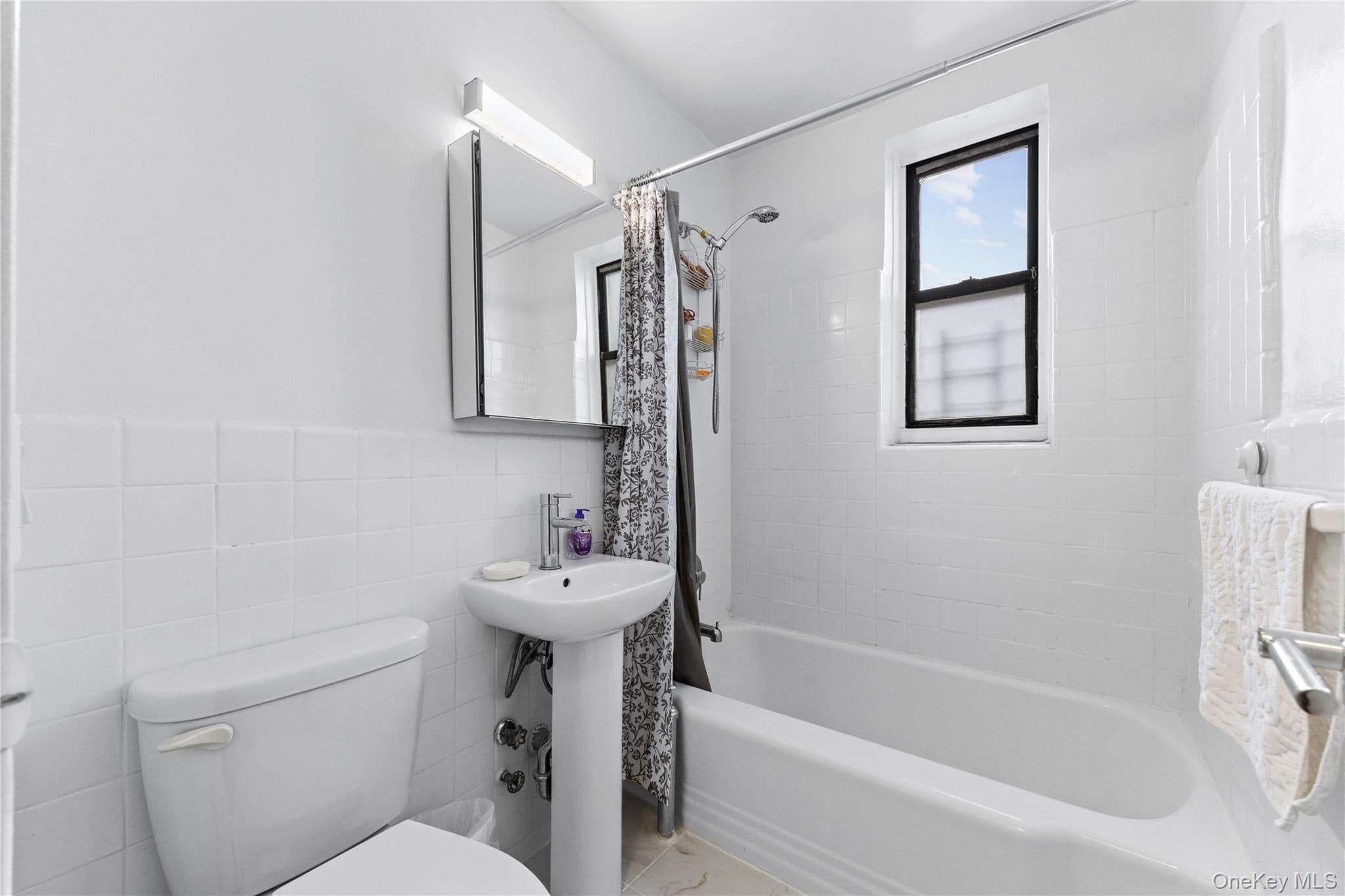 2830 Briggs Avenue Unit: 4C thumbnail 4