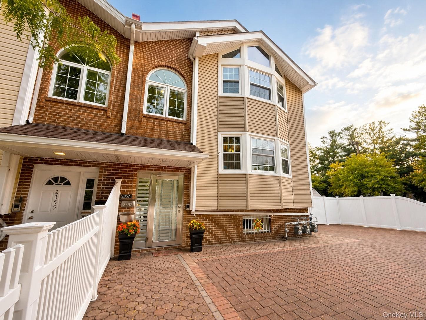2357 Demeyer Street thumbnail 2