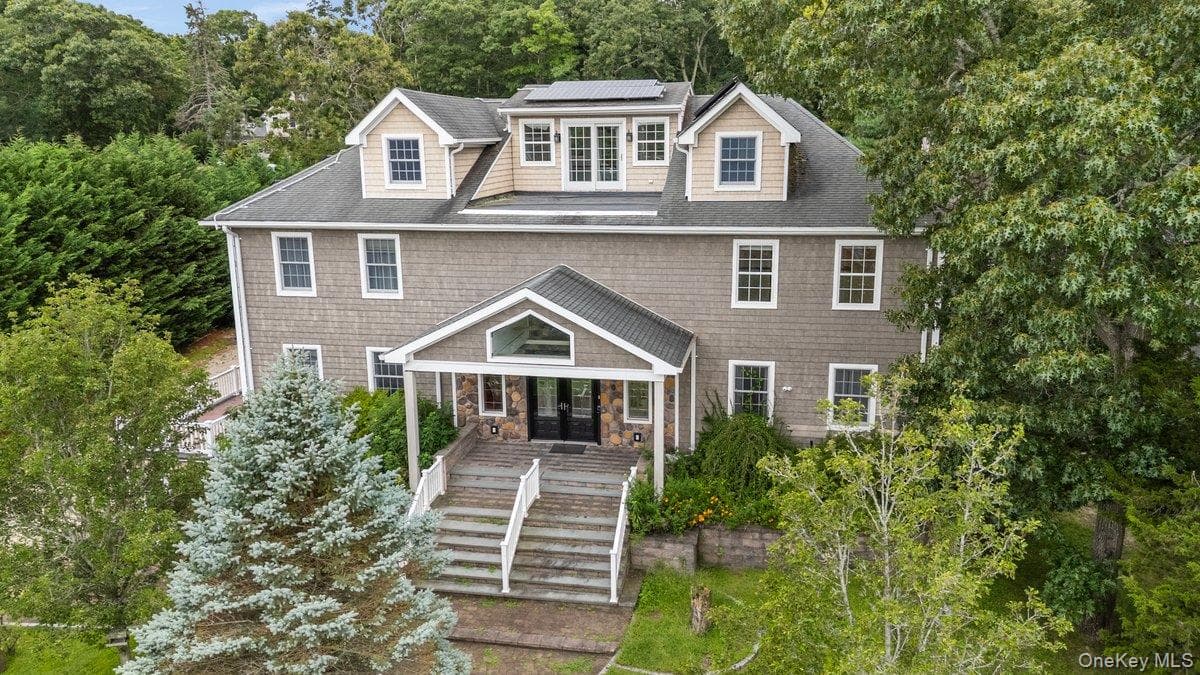 33A Newtown Road, Hampton Bays