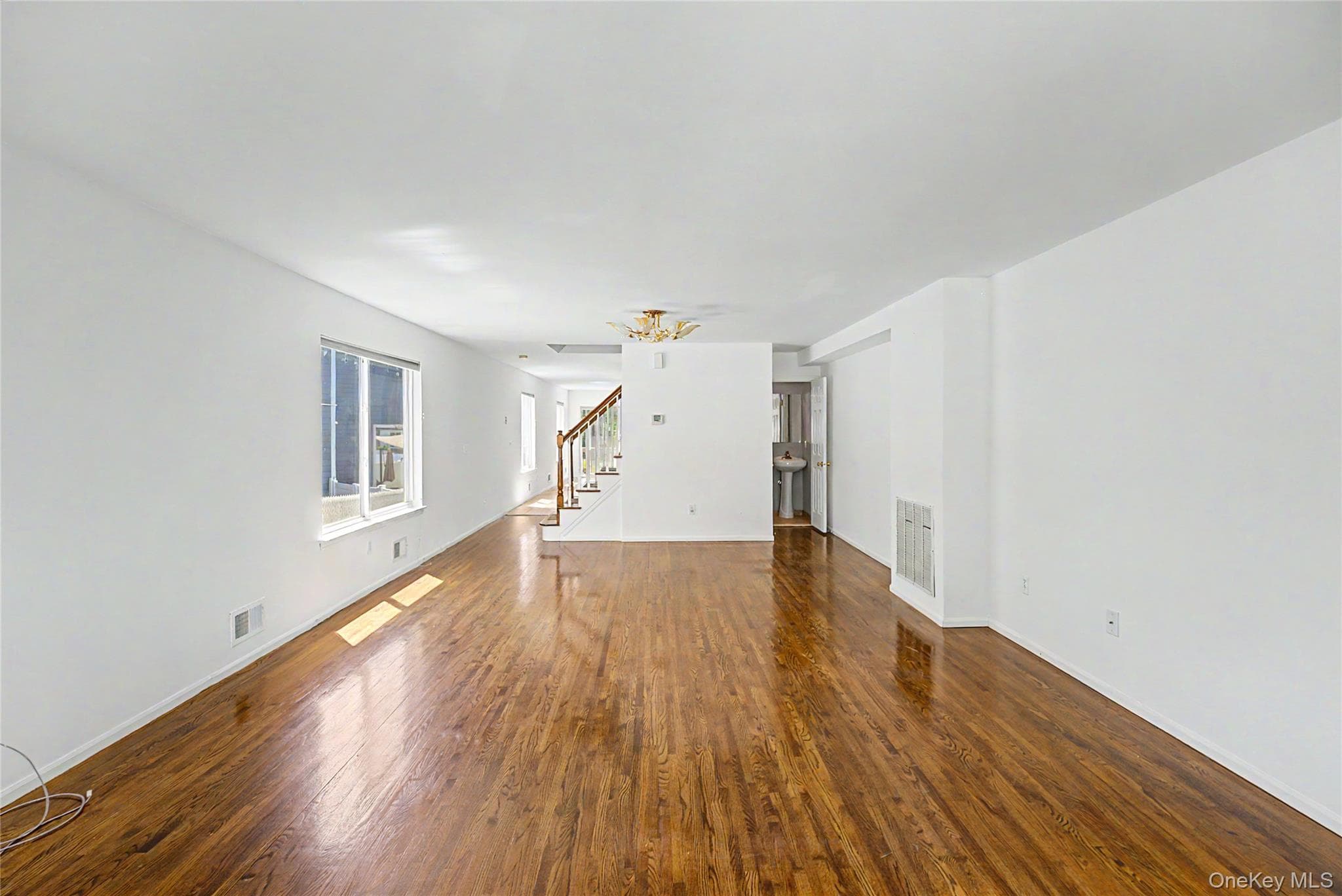94 Greaves Avenue thumbnail 4