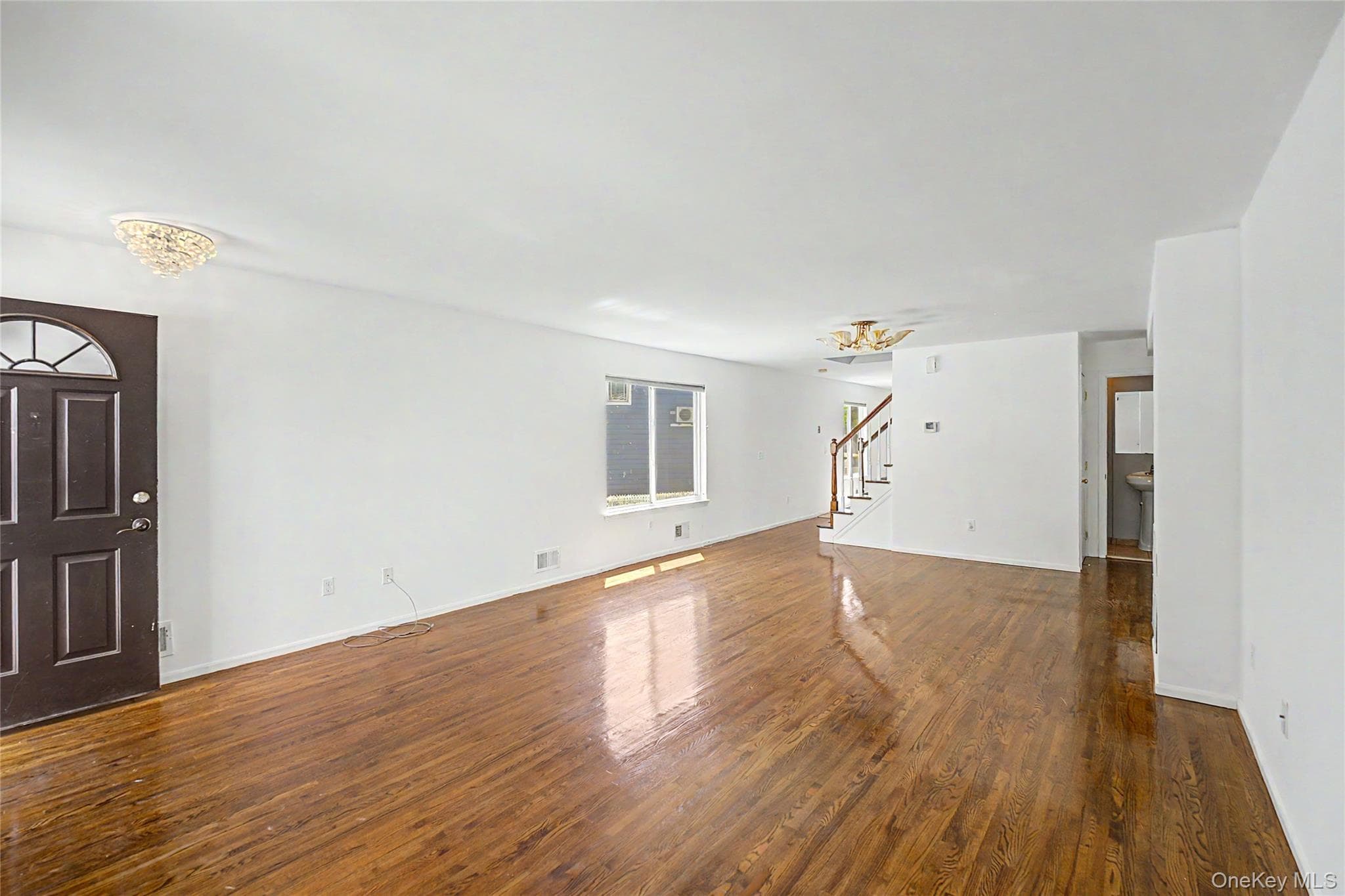 94 Greaves Avenue thumbnail 2