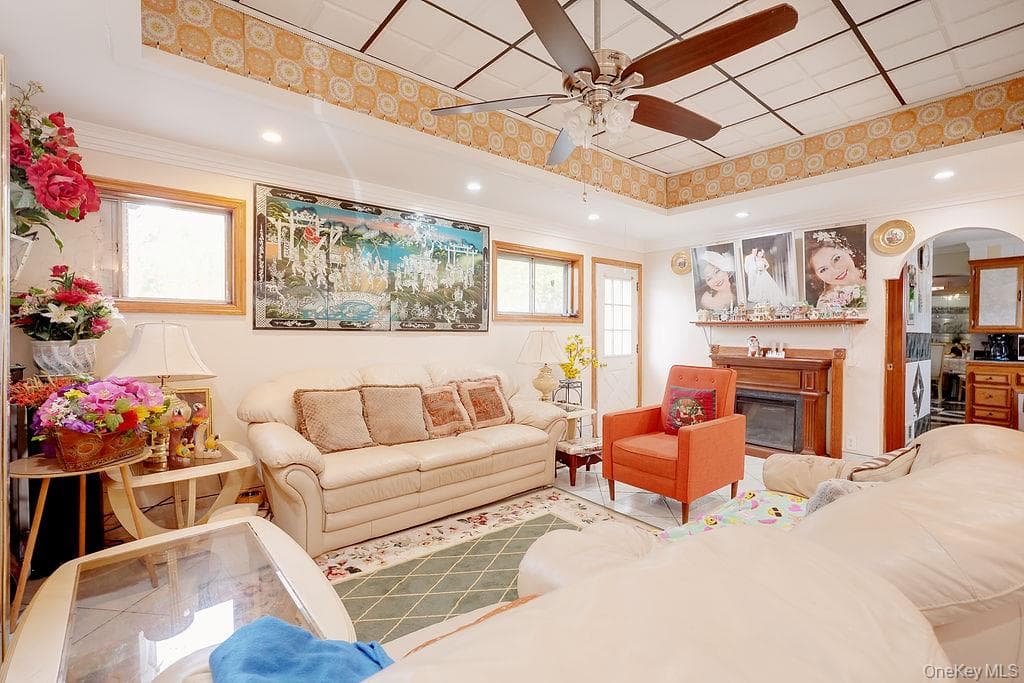 437 Moffitt Boulevard thumbnail 4