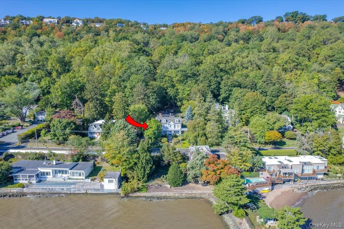 245 River Road, Nyack