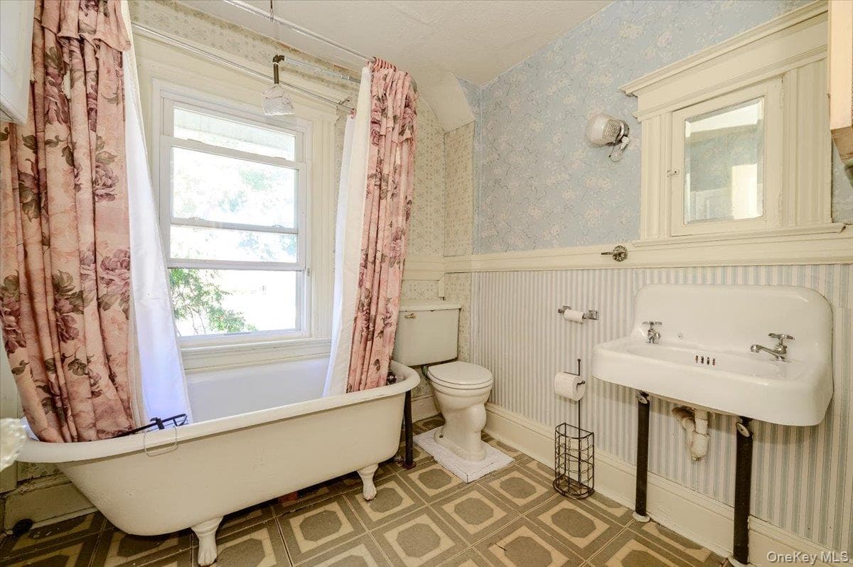 548 Davis Avenue thumbnail 15