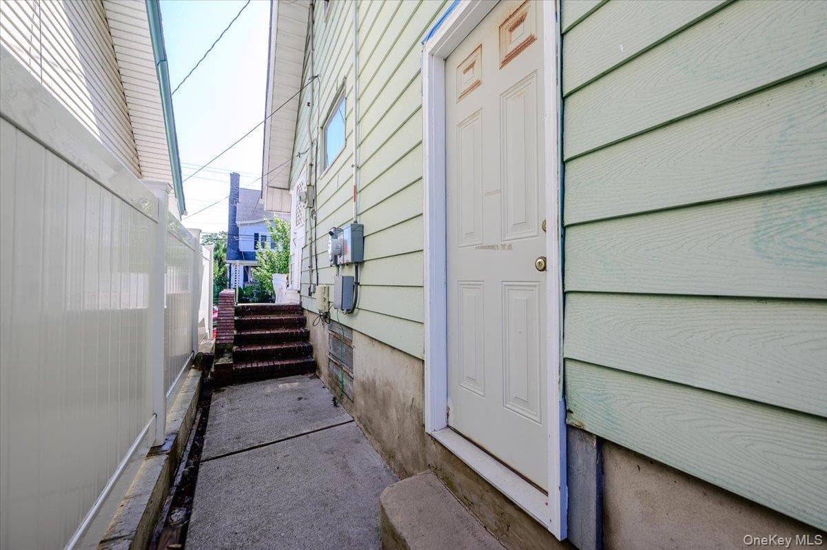 548 Davis Avenue thumbnail 21