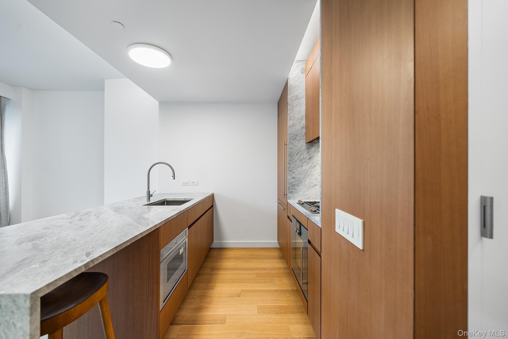 611 W 56th Street Unit: 6F thumbnail 4